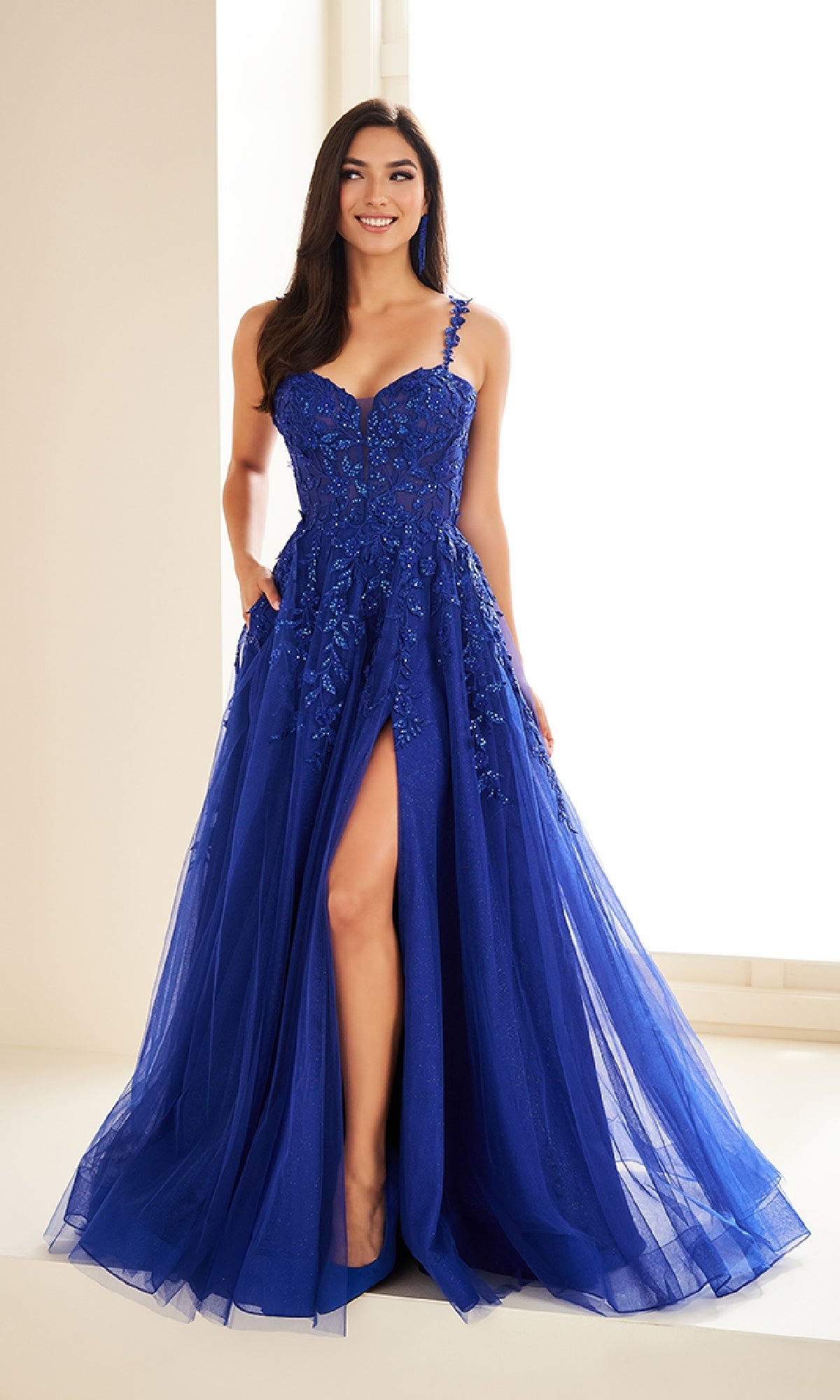 Long Prom Dress: Ellie Wilde EW36046