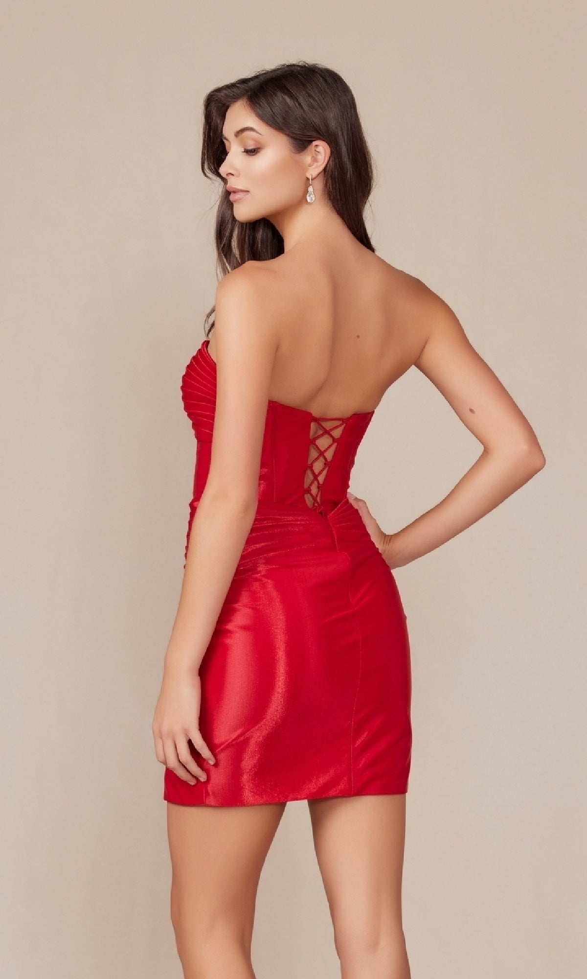 Twist-Front Strapless Short Homecoming Dress T867